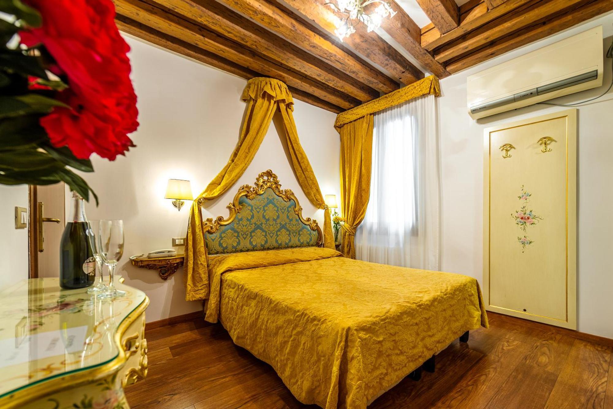Hotel Al Vagon Venecia Exterior foto
