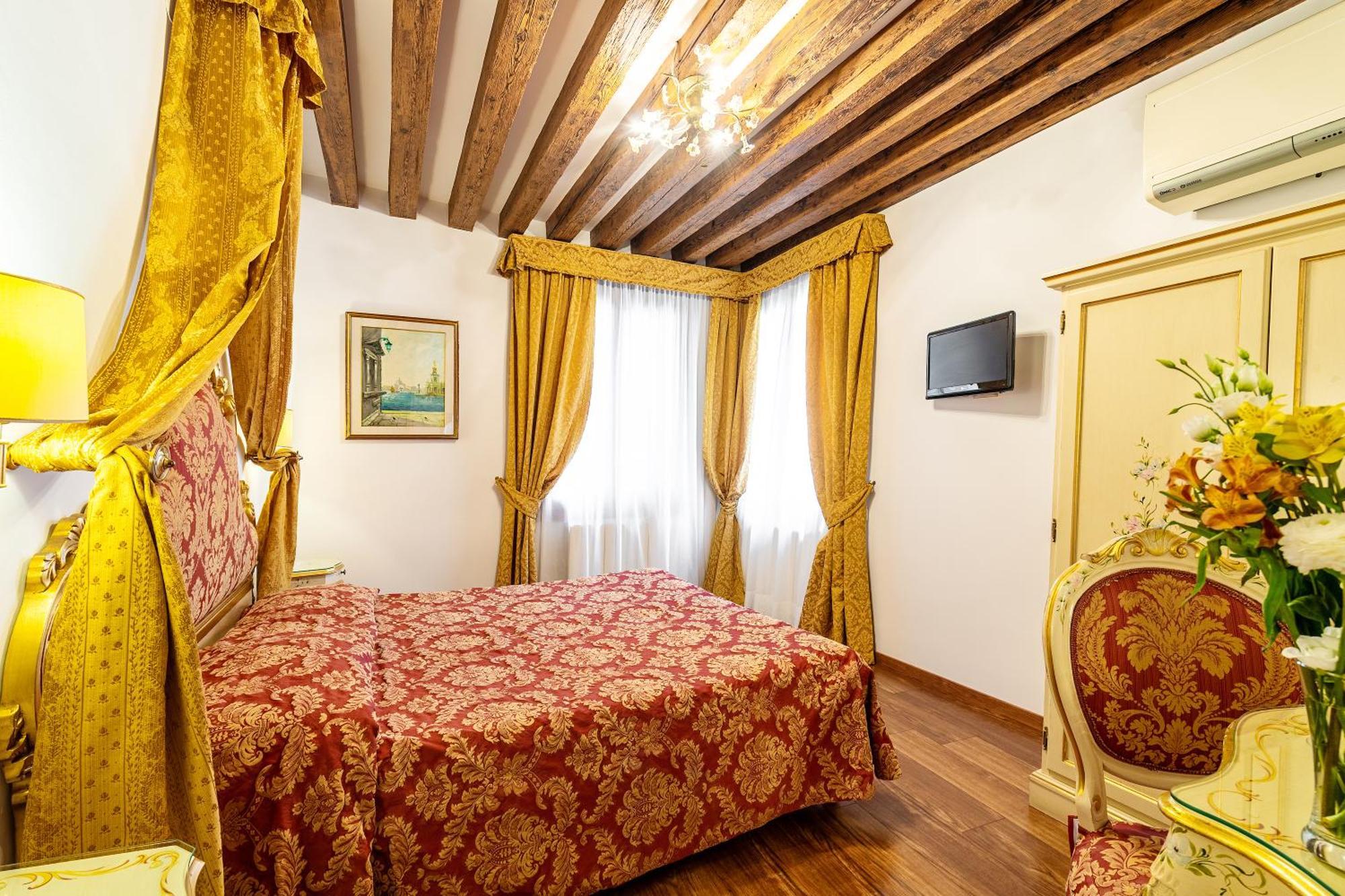 Hotel Al Vagon Venecia Exterior foto